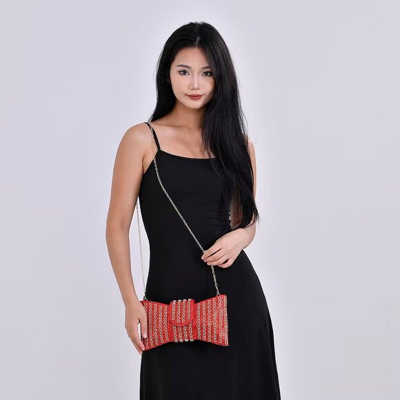 Red Fashionable Bow-shaped Crystal Clutch Bag with Shoulder Chain Strap - Picture 2 of 2